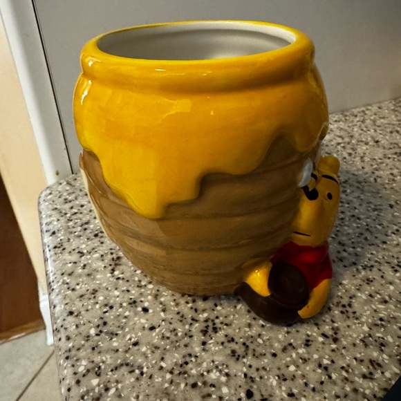 Winnie the Pooh sculpted honey hive  Mug - Picture 2 of 8